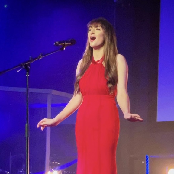 Emilie-Parry-Williams-Classical-Soprano-Singer-South-Wales12